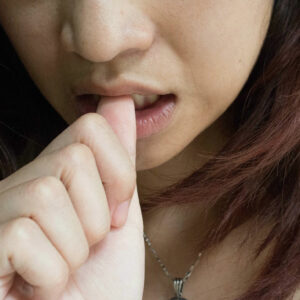 10 unhealthy habits that damage one’s teeth